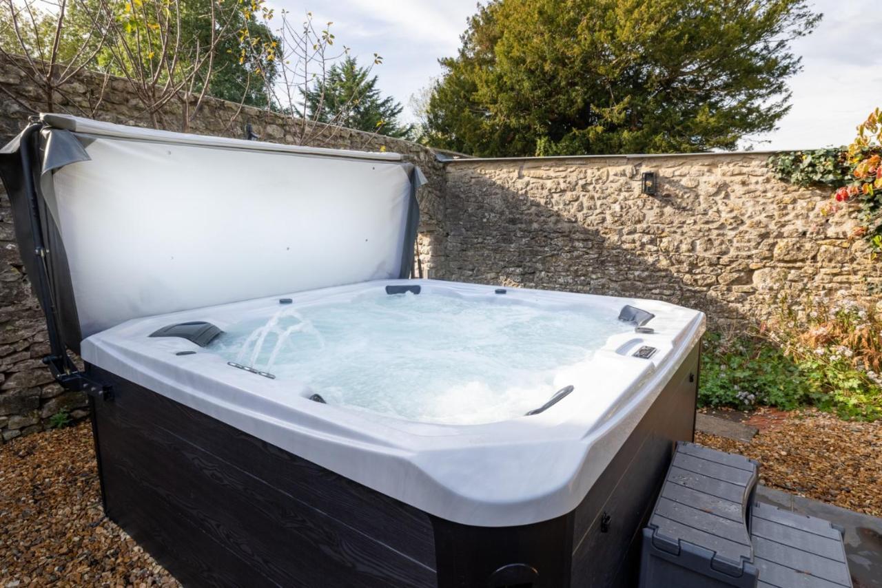Topside House - Beautiful 7 Bedroom House With Hottub Wifi And Parking Near Bath Wells Frome Oakhill Extérieur photo